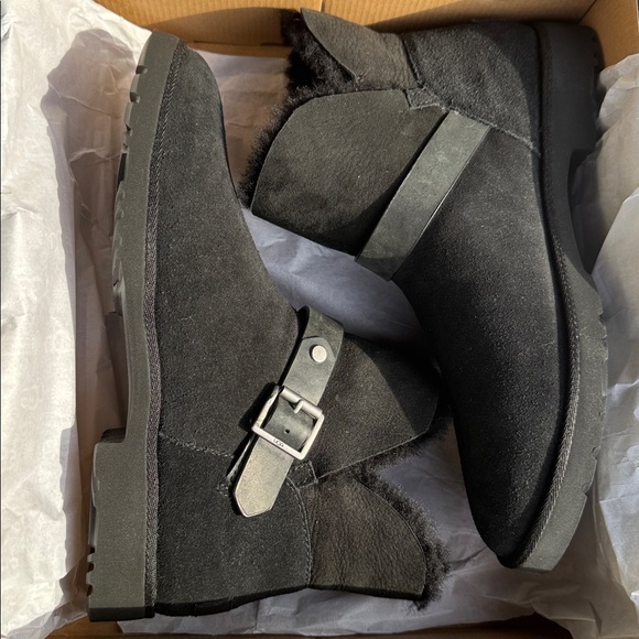 UGG Shoes - UGG Romely Short Buckle Boots